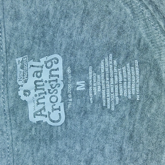 Kids Animal Crossing New Horizons Graphic Tee (Size Medium) - Picture 2 of 2